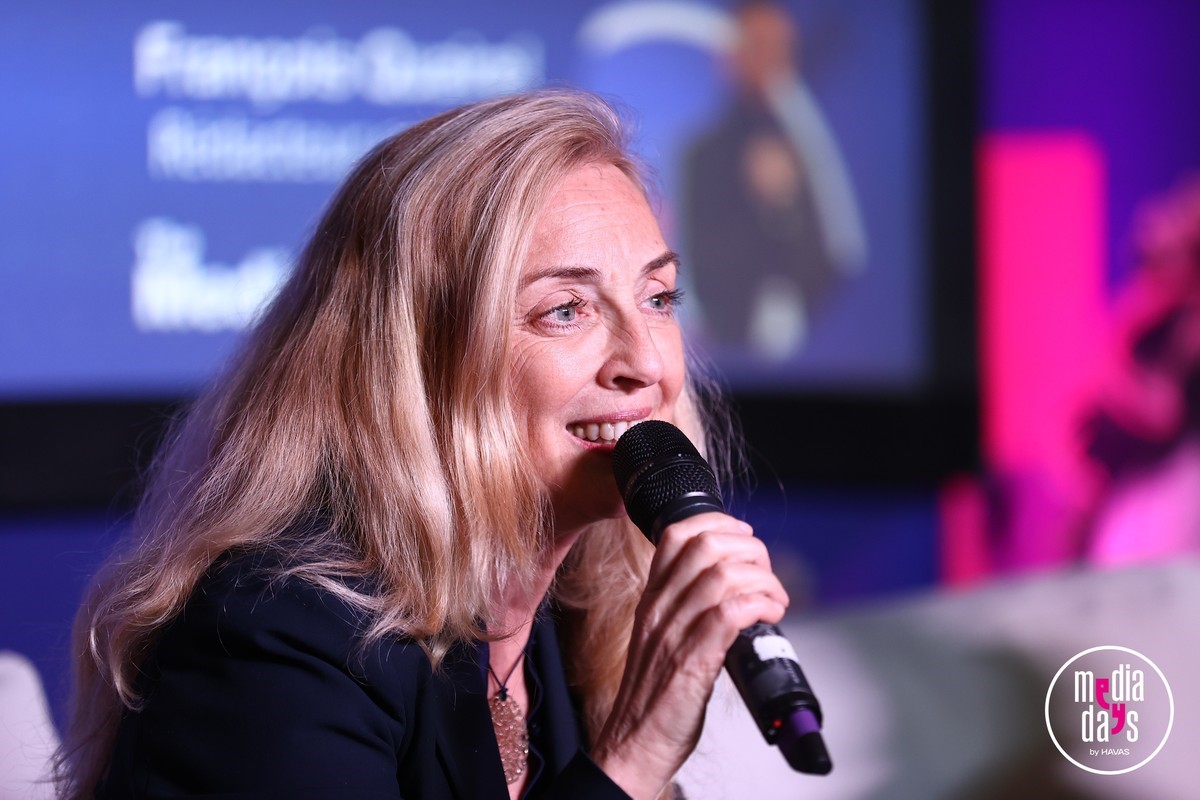 Anne-Marie de Couvreur en prise de parole publique