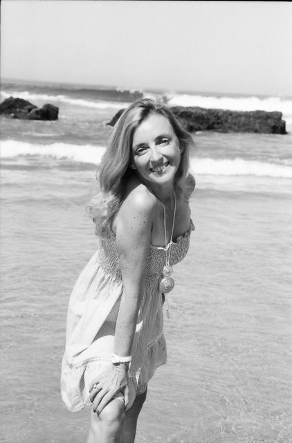 Anne-Marie de Couvreur dans les vagues